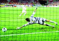 Chuyện hậu trường trước hai trận bán kết